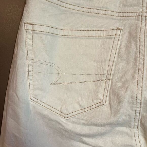 NWT! American eagle mom jean in natural white‎ - Picture 11 of 16